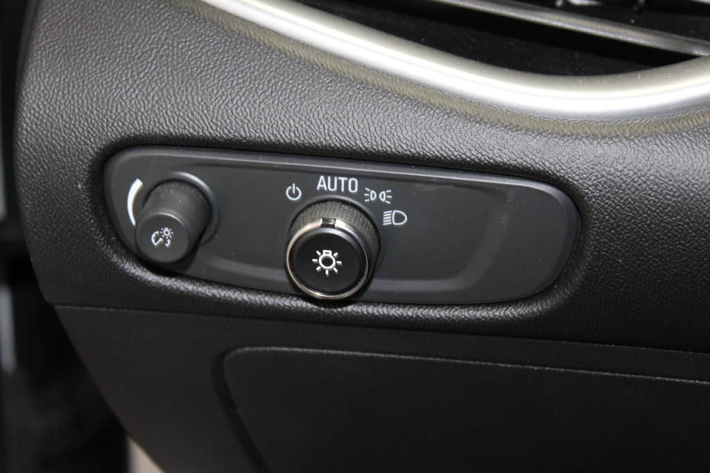 Used 2024 Chevrolet Malibu RS FWD image 19