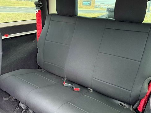 Used 2012 Jeep Wrangler Rubicon w/ Dual Top Group image 13