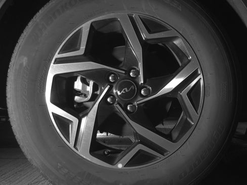 Used 2025 Kia Sportage LX image 15