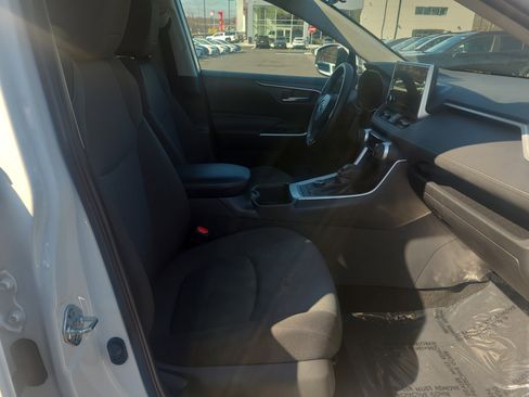 Certified 2025 Toyota RAV4 XLE AWD/4WD image 17