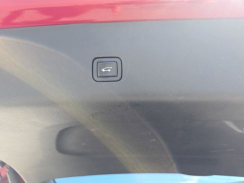 Used 2020 Chevrolet Traverse LT w/ LPO, Floor Liner Package AWD/4WD image 31