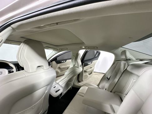 Used 2024 Volvo S60 B5 Plus FWD image 12