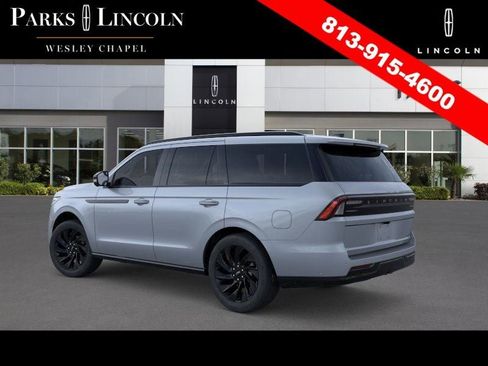 New 2026 Lincoln Navigator Reserve w/ Jet Appearance Package image 4