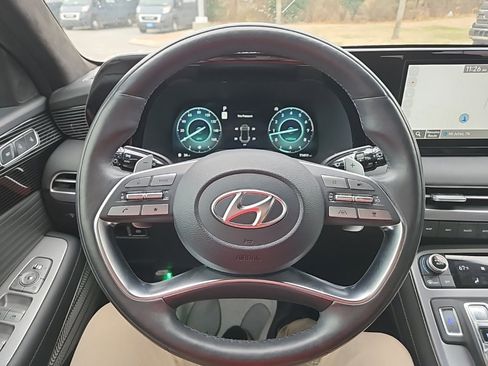Used 2023 Hyundai Palisade Calligraphy image 17