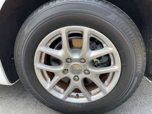 Used 2017 Chrysler Pacifica LX image 78