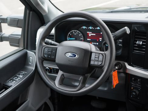 Used 2023 Ford F250 XLT AWD/4WD image 14