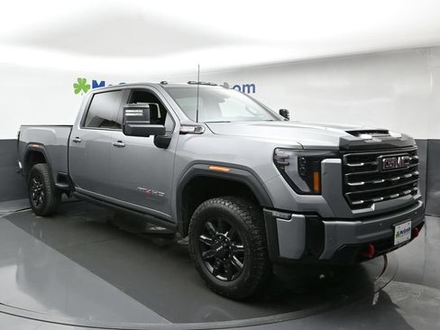 Used 2025 GMC Sierra 2500 AT4 w/ AT4 Premium Plus Package AWD/4WD image 2