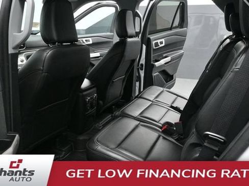 Used 2022 Ford Explorer XLT w/ Equipment Group 202A AWD/4WD image 13