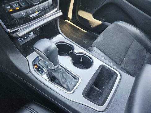 Certified 2022 Jeep Grand Cherokee Laredo X AWD/4WD image 30