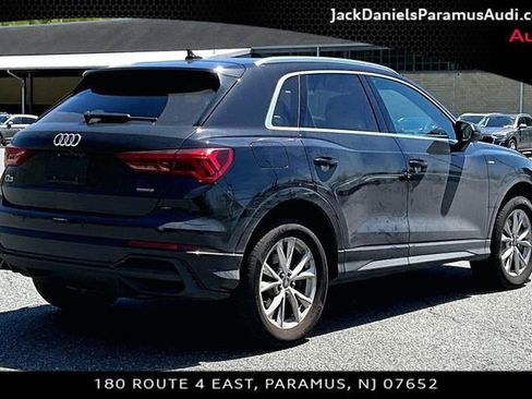 Used 2023 Audi Q3 2.0T Premium w/ Convenience Package AWD/4WD image 2