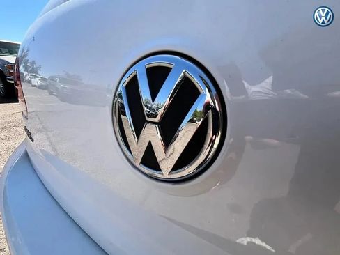 Used 2011 Volkswagen Golf 2-Door FWD image 20