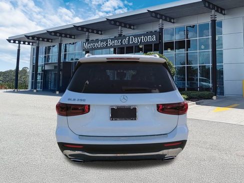 Used 2025 Mercedes-Benz GLB 250 image 5