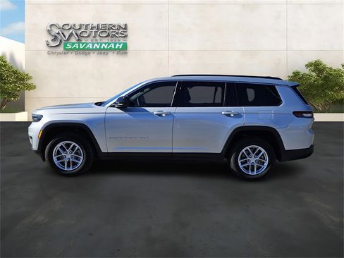 Used 2024 Jeep Grand Cherokee L Laredo w/ Luxury Tech Group I image 2