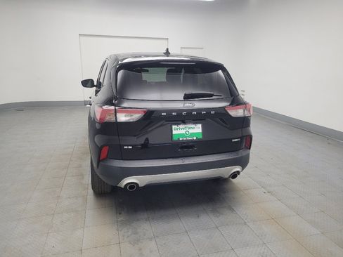 Used 2020 Ford Escape SE image 6