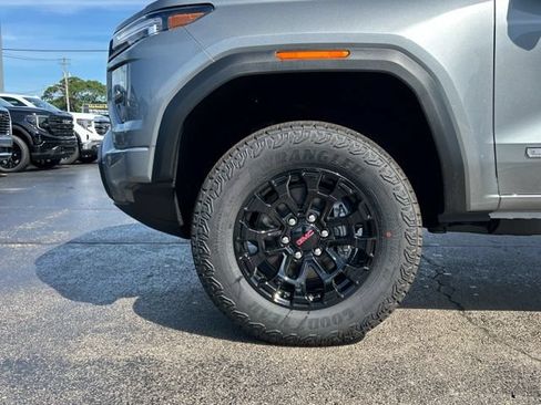 New 2026 GMC Canyon Elevation w/ Convenience Package RWD image 13