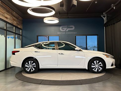 Used 2019 Nissan Altima 2.5 S AWD/4WD image 2