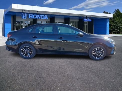 Used 2022 Kia Forte LXS image 25