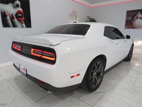 Used 2019 Dodge Challenger R/T image 5