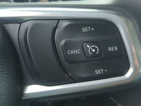 Certified 2023 Jeep Gladiator Overland image 14