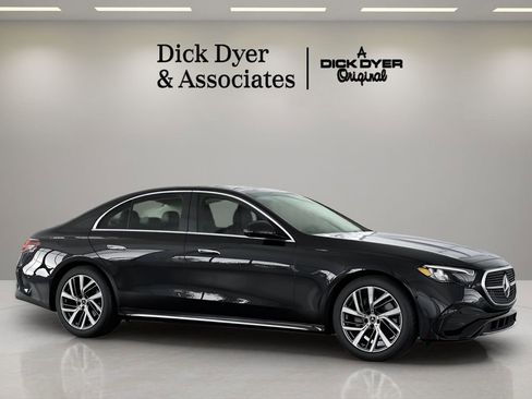 Used 2025 Mercedes-Benz E 350 Sedan image 8