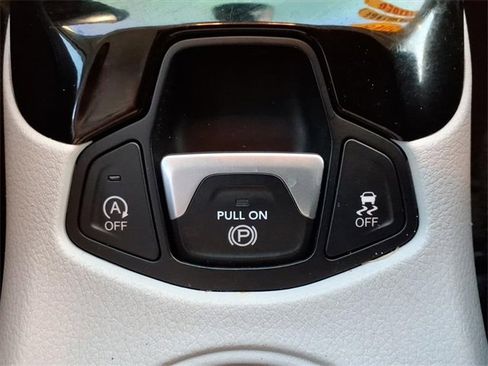 Certified 2018 Jeep Compass Limited w/ Navigation Group image 18