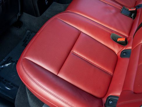 Certified 2023 Porsche Macan image 36