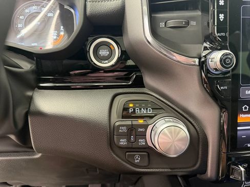 New 2026 RAM 1500 Laramie AWD/4WD image 32