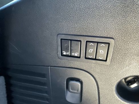 Used 2016 Cadillac Escalade Platinum image 9