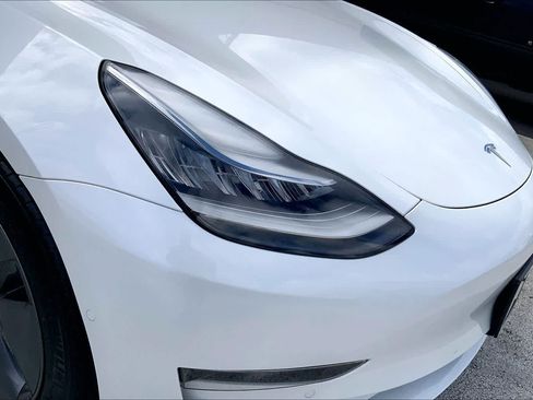 Used 2020 Tesla Model 3 Standard Range Plus RWD image 31