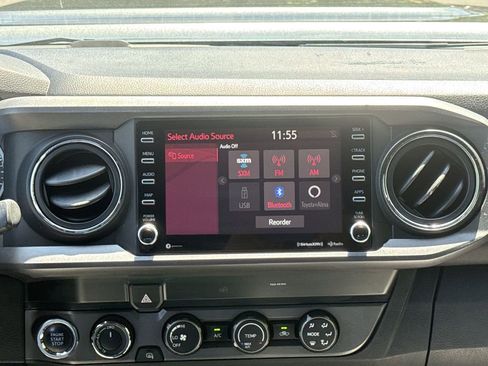 Used 2020 Toyota Tacoma TRD Sport w/ Technology Package AWD/4WD image 12