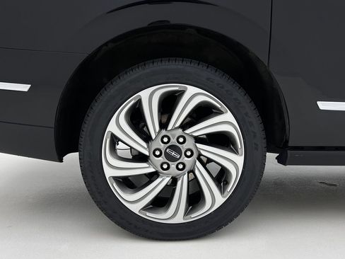 Used 2022 Lincoln Navigator L Reserve AWD/4WD image 31