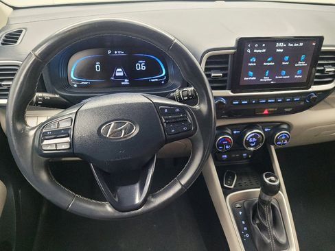 Used 2023 Hyundai Venue Limited FWD image 22