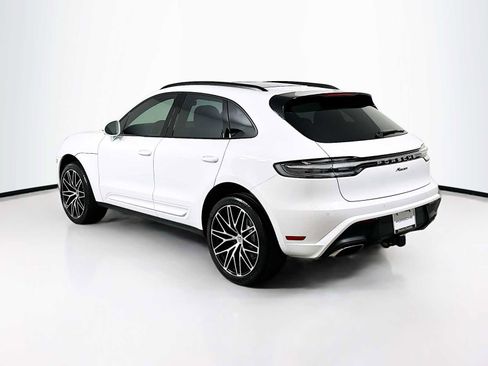 New 2026 Porsche Macan image 3