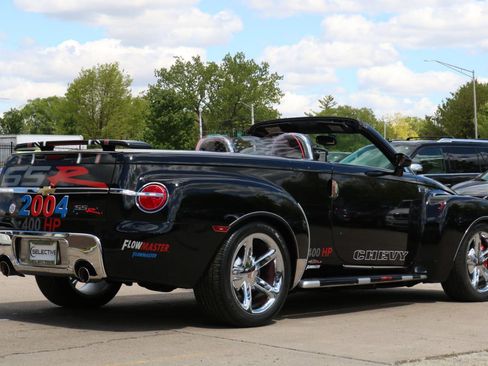 Used 2004 Chevrolet SSR w/ Preferred Equipment Group RWD image 59