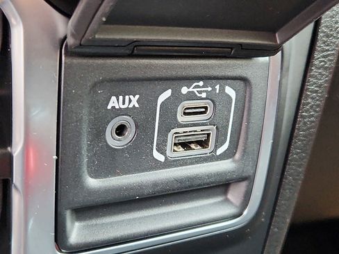 Certified 2025 Jeep Gladiator Rubicon AWD/4WD image 23