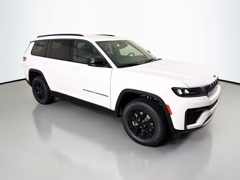 New 2026 Jeep Grand Cherokee L Laredo image 1