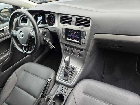 Used 2015 Volkswagen Golf S FWD image 10