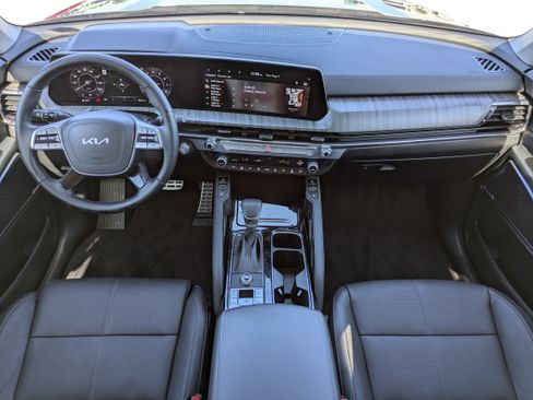 Used 2025 Kia Telluride SX w/ SX Captain's Chair Package FWD image 15