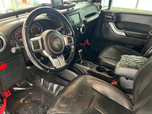 Used 2015 Jeep Wrangler Unlimited Rubicon AWD/4WD image 11