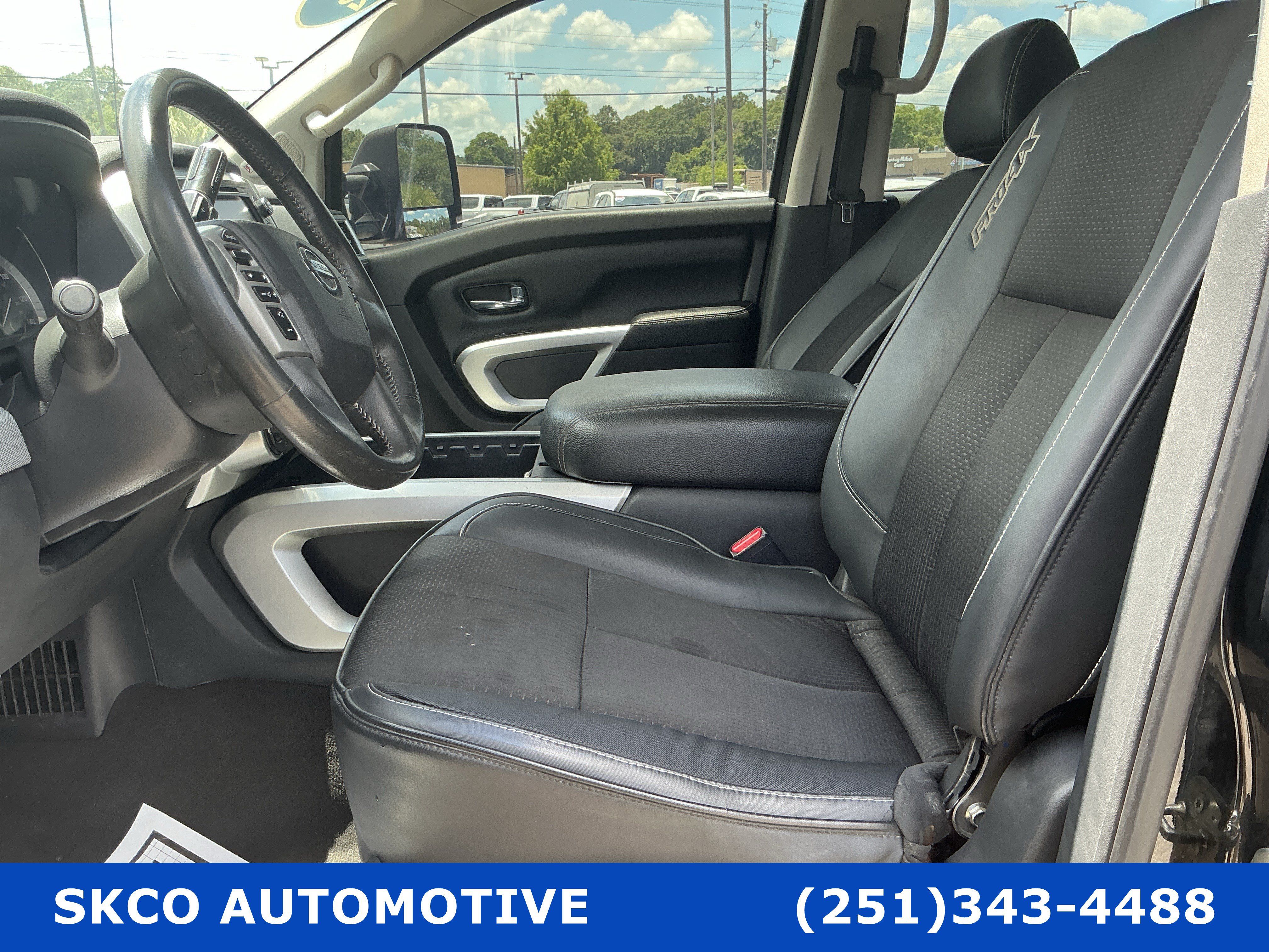 Used 2017 Nissan Titan PRO-4X AWD/4WD image 21