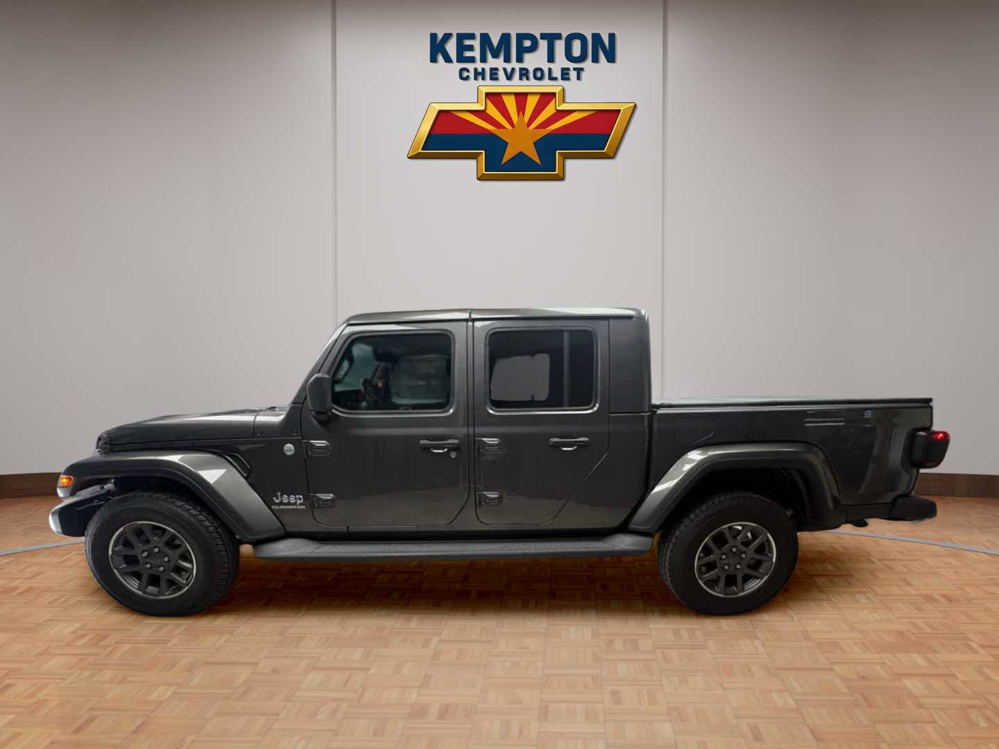 Used 2020 Jeep Gladiator Overland AWD/4WD image 3