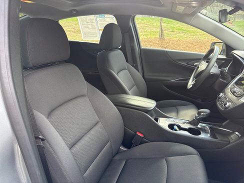Used 2024 Chevrolet Malibu LT image 42