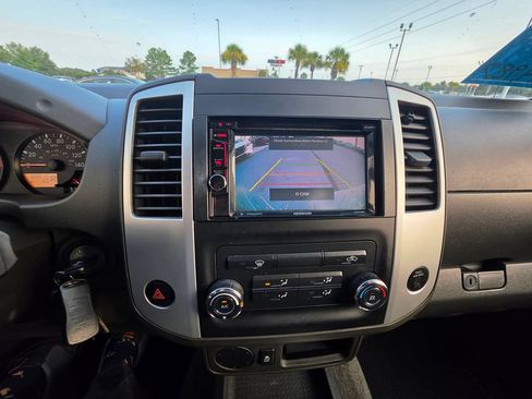 Used 2015 Nissan Frontier SV RWD image 17