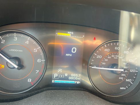 Used 2021 Subaru Crosstrek 2.0i AWD/4WD image 9