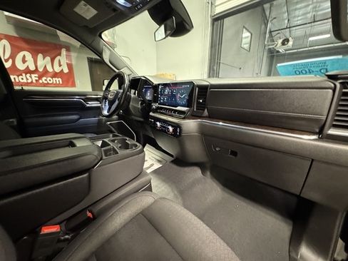 Used 2024 GMC Sierra 1500 Elevation w/ LPO, Elevation Black Package AWD/4WD image 15