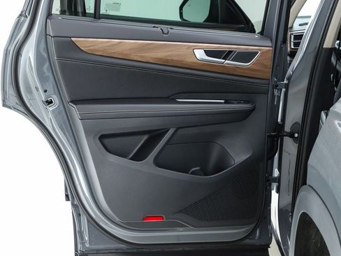 New 2026 Volkswagen Atlas SE FWD image 17