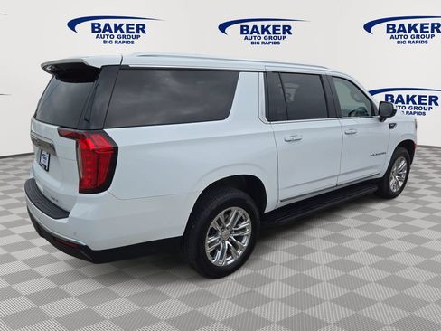 Used 2023 GMC Yukon XL SLT AWD/4WD image 3