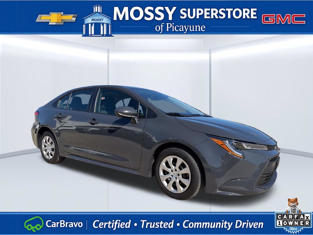 Used 2025 Toyota Corolla LE FWD image 10