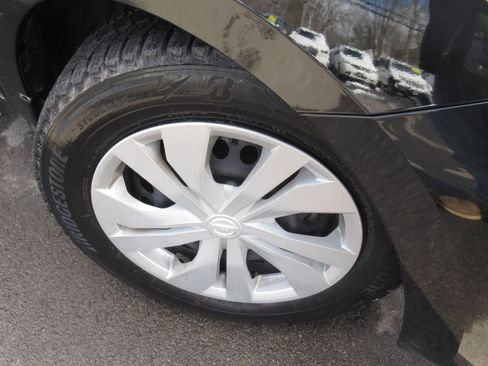 Used 2024 Nissan Versa S w/ Trunk Package FWD image 4