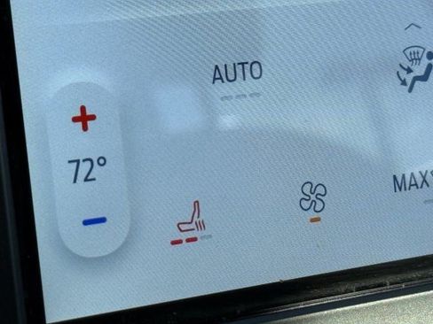 Used 2024 Ford Edge SEL image 28